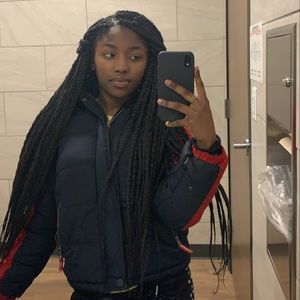 Meet your Posher, Niya